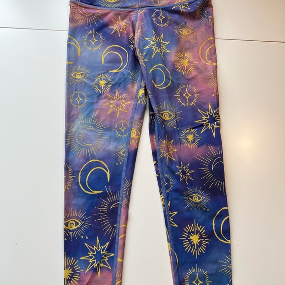 Victoria Secret Mystical Shine Cropped Sport Leggings - Picture 3 of 5